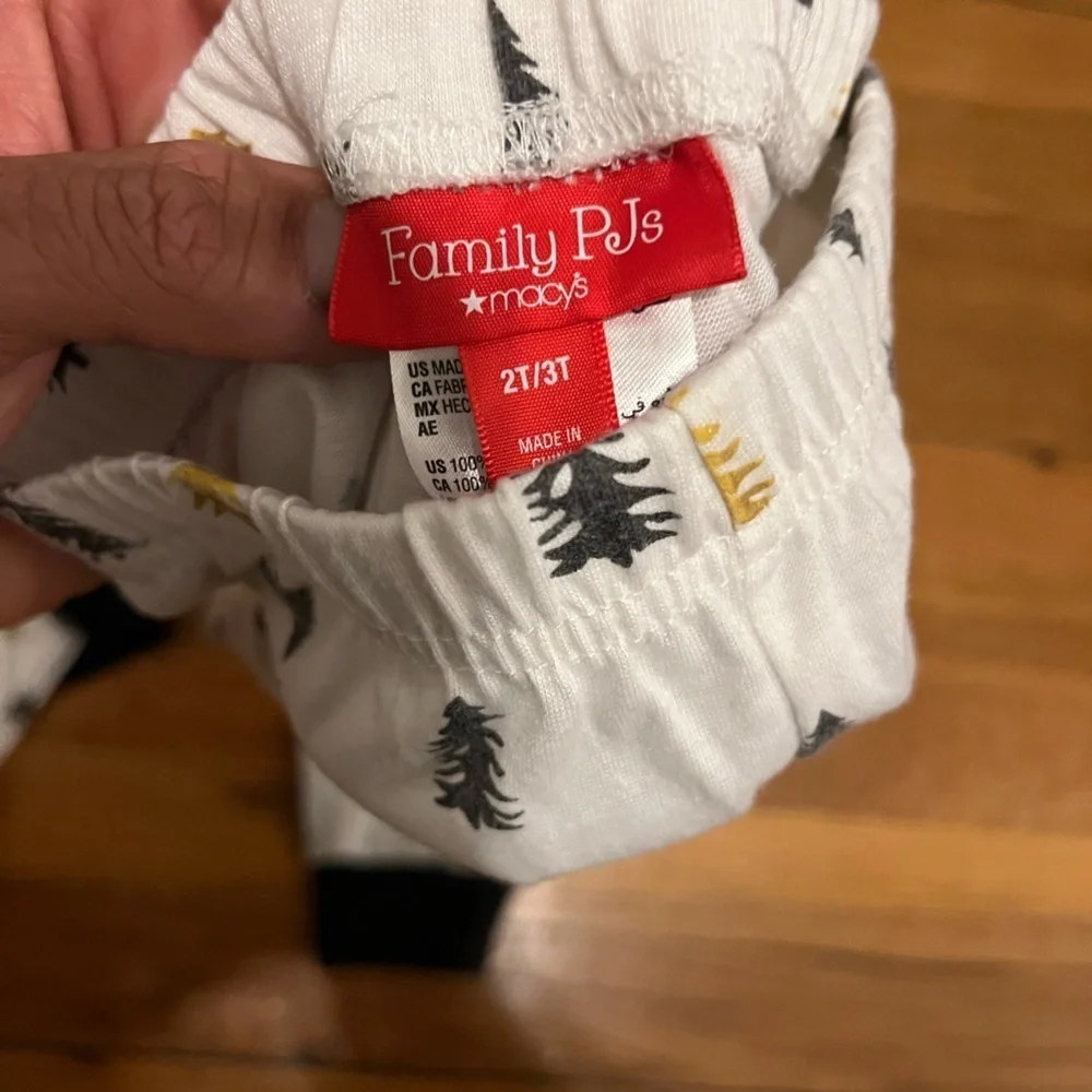 Macys Christmas pajamas set 2T - 3T